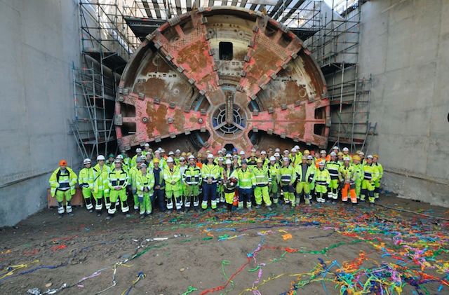 Sluiskil Tunnel involves a lot of workers